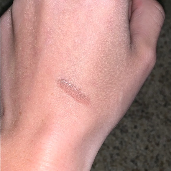 Matte lip - Picture 3 of 3